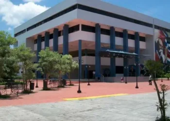 Irregularidades en contrataciones: Informe revela fraudes en Baní