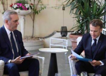 Macron ofrece financiar el 85 % del tren metropolitano y plan de transporte del Gran Santo Domingo