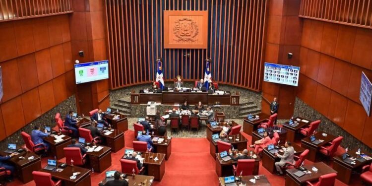 ¿Otro amague? Senadores se activan para aprobar ley del agua, con 20 años estancada en el Congreso