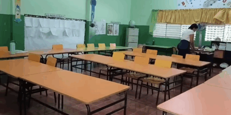 año escolar 2025-2026 Ministerio de Educación dice emitirá comunicado ante falta de cupos en las escuelas