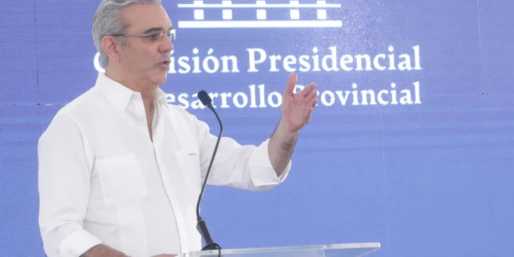 Presidente Abinader inaugura varias obras en la provincia Duarte