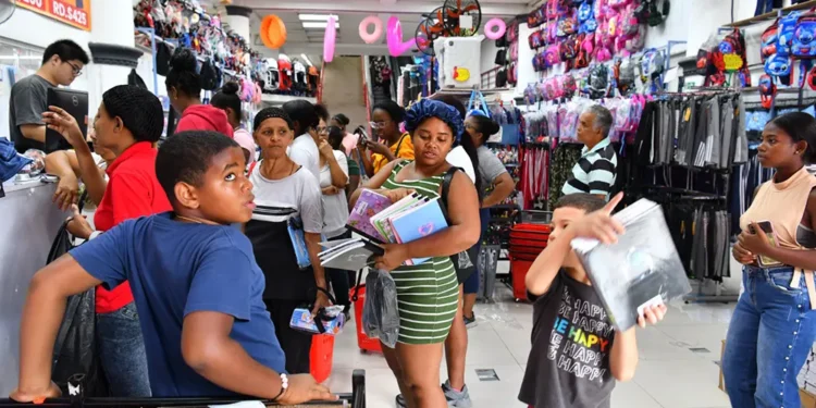 A la clase: el 43% alumnos no tiene utilería escolar