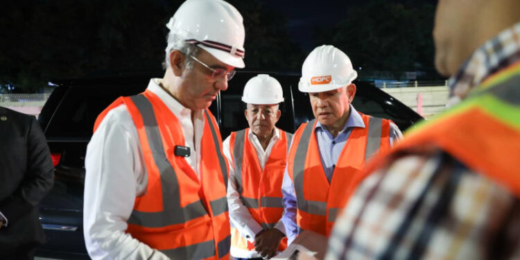 gobierno Abinader supervisa construcción del paso a desnivel en Prolongación 27 de Febrero con Isabel Aguiar