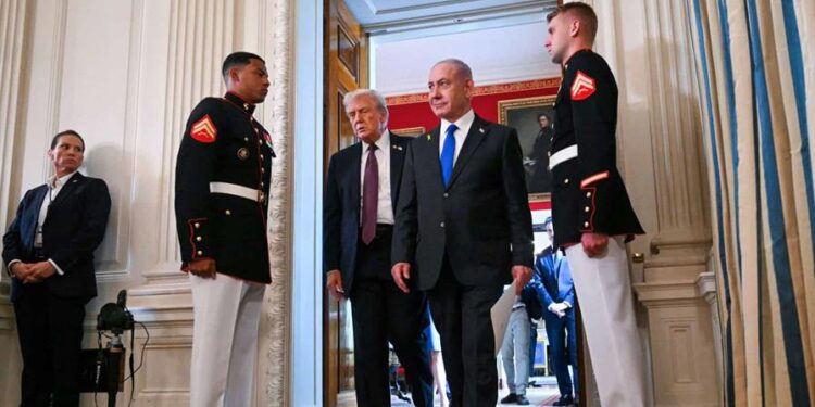 Trump propone supervisar un gobierno para Gaza sin Hamás y abre puerta al Estado palestino