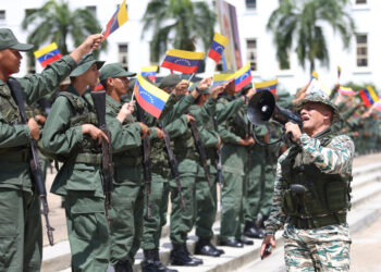 venezuela Maduro invita al diálogo a Trump, pese al despliegue de buques estadounidenses
