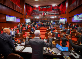 PRÉSTAMOS Senadores aprueban de urgencia permitir al Gobierno acceder a RD$ 10,627 millones más en préstamos