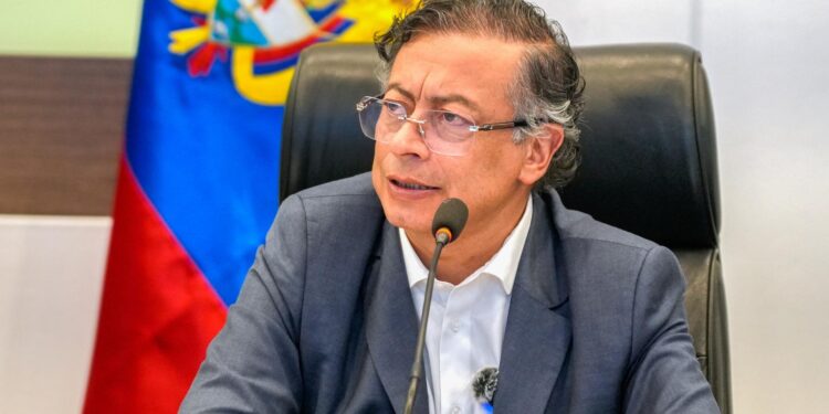 EE. UU. impone sanciones financieras a Petro tras acusarlo de «líder del narcotráfico» EFEPor EFECompartir:
