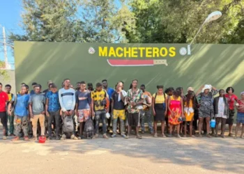 Migración Las autoridades militares interceptaron a 65 haitianos indocumentados y los entregó la Dirección General de Migración