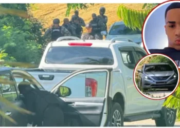 Policía Nacional encuentra dos adolescentes sin vida en el interior de un vehículo en Nagua  Avatar Redes Sociales 20 octubre, 2025 1 minuto de lectura Policía Nacional encuentra dos adolescentes sin vida en el interior de un vehículo en Nagua  Policía Nacional encuentra dos adolescentes sin vida en el interior de un vehículo en Nagua  facebook sharing button Compartirtwitter sharing button Twittearwhatsapp sharing button Compartirtelegram sharing button Compartir ESCUCHA ESTA NOTICIA María Trinidad Sánchez.- Las autoridades policiales informaron este lunes sobre el hallazgo de dos adolescentes sin vida en el interior de un vehículo marca Y-20, color gris, en el sector José Lucas en el municipio de Nagua.   Uno de los fallecidos fue identificado por las autoridades como Joseuri Batista, hijo del empresario José Batista.   Hasta el momento, la adolescente que lo acompañaba aún no ha sido identificada y según versiones de los residentes de la localidad, ambos habrían llegado al lugar en horas de la madrugada, estacionaron el carro y permanecieron en el interior hasta ser encontrados sin vida.