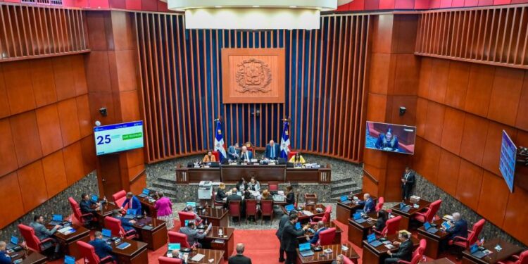 Casi 100 días después de aprobarla, Senado envía a Abinader modificación a Ley de Residuos Sólidos