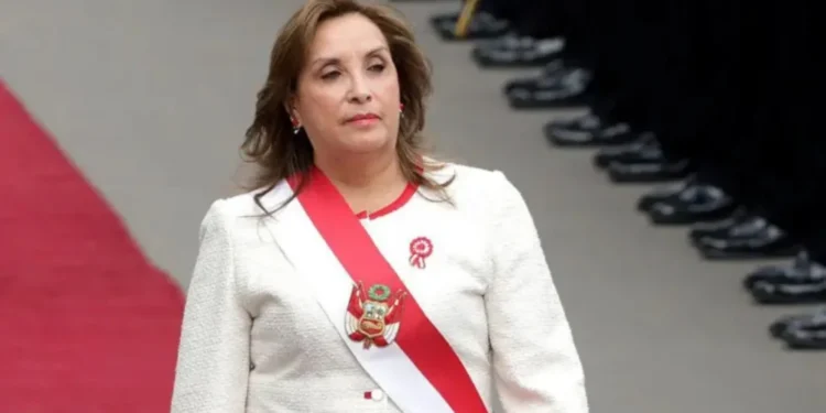 Destituyen a Dina Boluarte de la presidencia de Perú