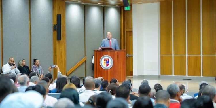 Magín Díaz dice que el 2025 ha sido un año difícil para la economía dominicana