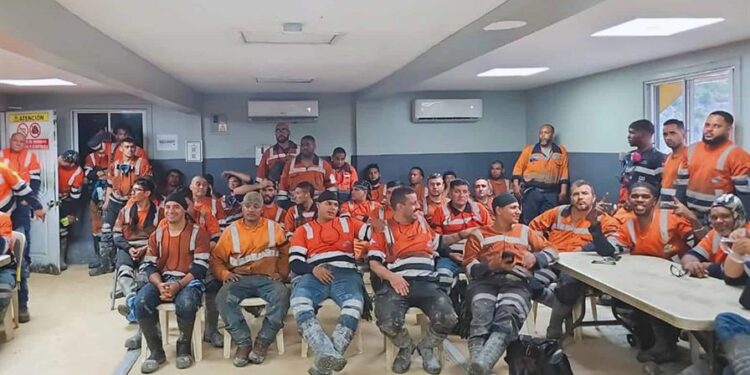 La historia de los mineros atrapados y salvados ayer estuvo muy mal contada