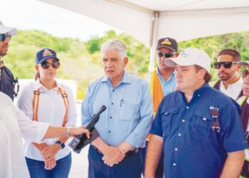 Ministros Paliza y Estrella supervisan avances Circunvalación de Navarrete y Moca