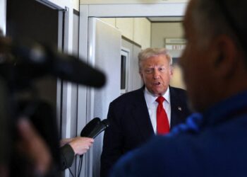 Trump insiste en que «podría hablar» con Maduro para «salvar muchas vidas»