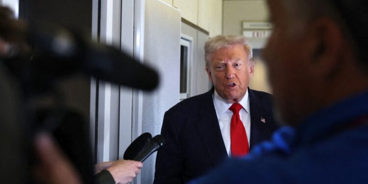 Trump insiste en que «podría hablar» con Maduro para «salvar muchas vidas»