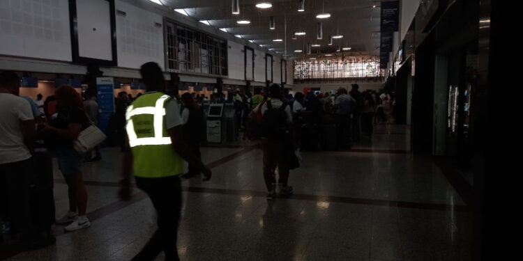 apagón aila Aerodom aún no ha pagado multa por falla energética en el AILA