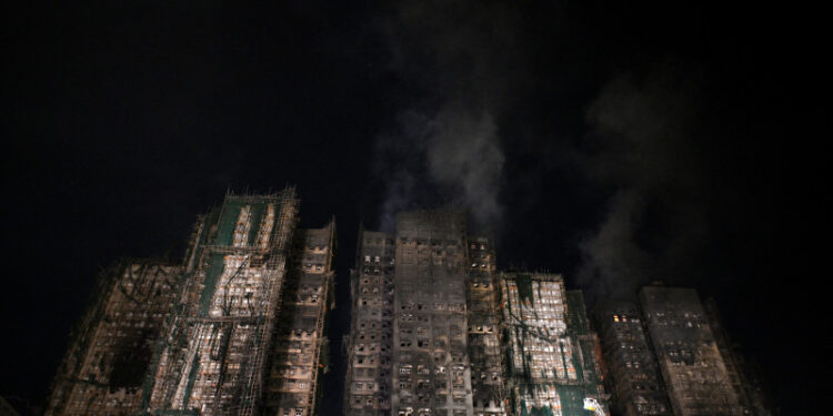 incendio en hong kong El peor incendio en décadas en Hong Kong deja 94 muertos y numerosos desaparecidos