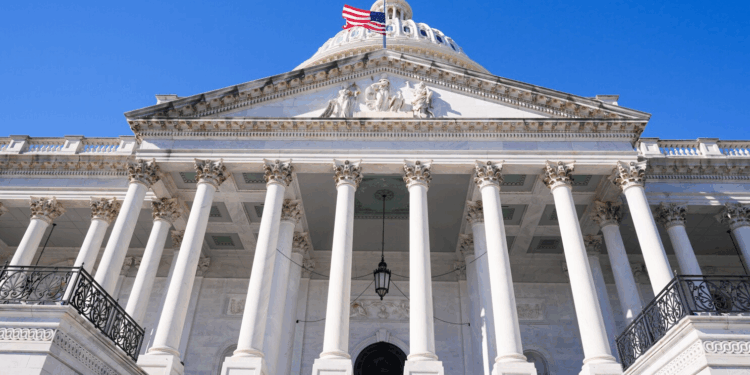 El Senado de Estados Unidos da el primer paso para poner fin al cierre del gobierno: ¿Cuál es el acuerdo?