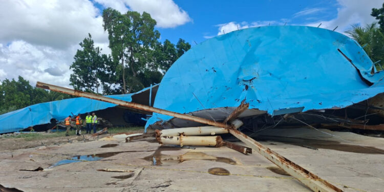 TANQUE DE AGUA EN spm INAPA: Ruptura en la base causó el derrumbe de tanque de agua en SPM