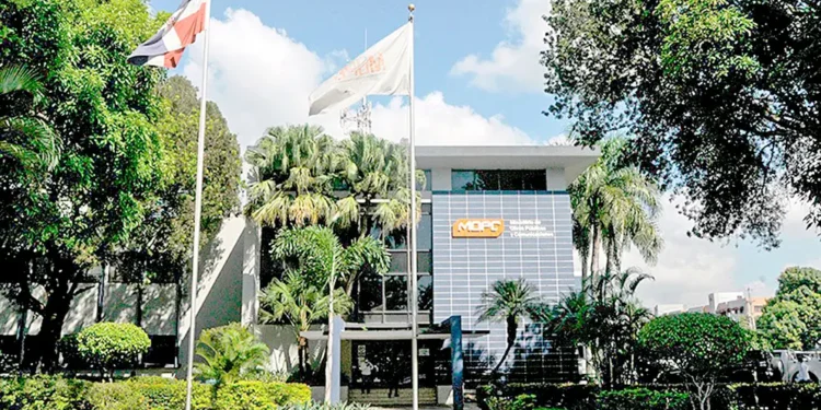 MOPC iniciará más de 30 obras en provincias