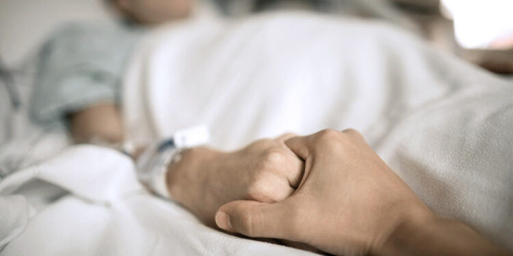 Sociedad médica afirma pacientes con cáncer son víctimas de trama en Senasa
