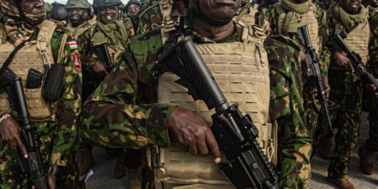 Grupo 230 policías de Kenia llega Haití combatir bandas