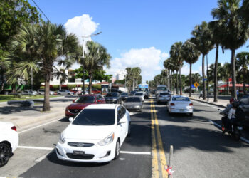 Reductores malecón Reductores de velocidad crean tapones en el Malecón de Santo Domingo En toda la avenida se encuentra