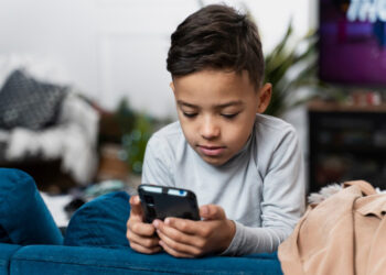 uso de pantallas Pediatra advierte el uso de pantallas en niños genera frustración, déficit de atención y de descanso