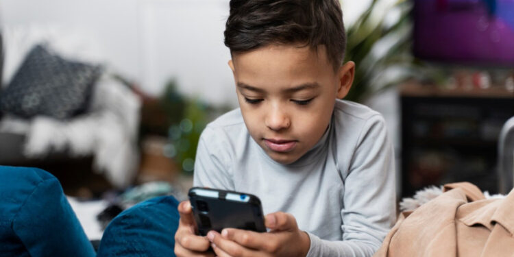 uso de pantallas Pediatra advierte el uso de pantallas en niños genera frustración, déficit de atención y de descanso