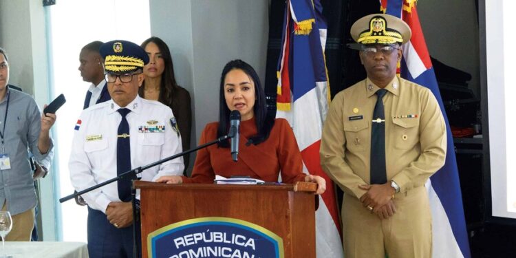 Autoridades confiscan 15 armas ilegales por día