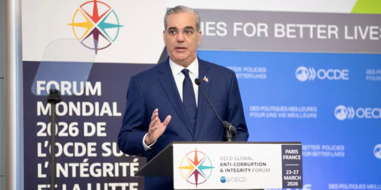 Abinader se reunirá con empresarios para hablar sobre crisis internacional