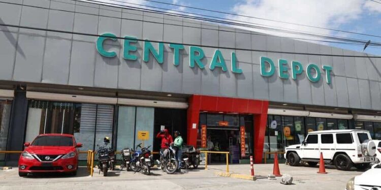 Doce tiendas chinas permanecen cerradas por fallas estructurales
