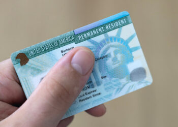 inmigrantes EE.UU. aumenta restricciones contra los dueños de la «green card»