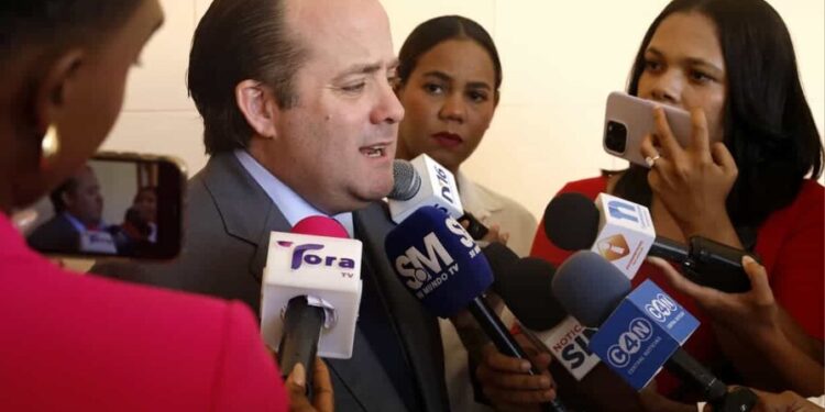 Paliza afirma que proyecto de fusión educativa sigue en pie, pero puede fortalecerse