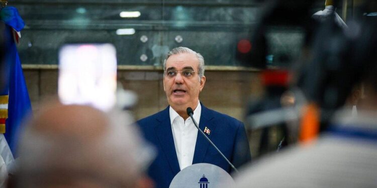 Presidente Abinader convoca a acuerdo nacional ante crisis global