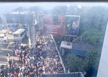 Metro y teleférico Falla en el Metro y teleférico trastorna el inicio del lunes a miles de usuarios; luego fue restablecido