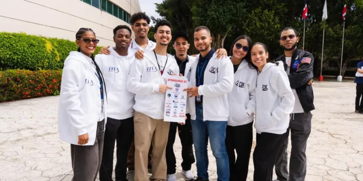 Equipos del ITLA parten hacia la NASA para representar a la RD en competencia internacional