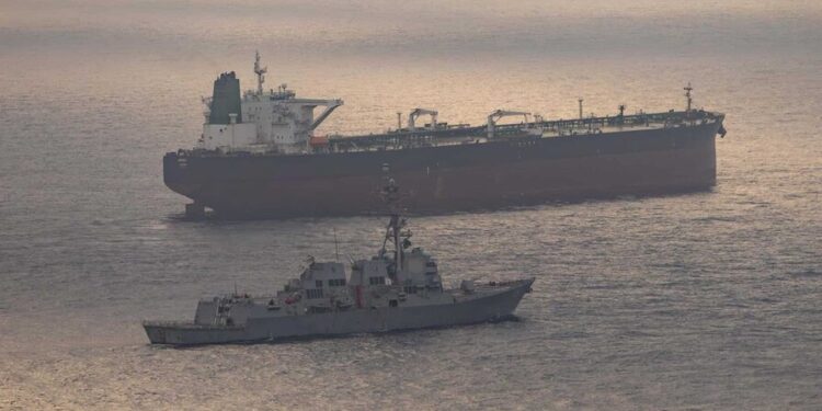 Irán amenaza con responder al bloqueo de EE. UU. a sus puertos que califica como «piratería»