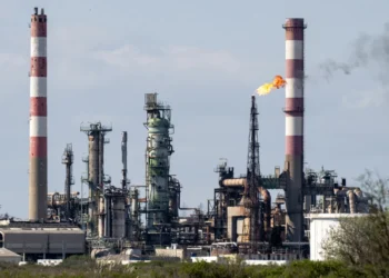 El petróleo de Texas baja un 3,15 % tras los últimos datos de la AIE, hasta 95,96 dólares
