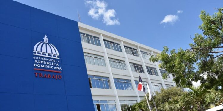 Gobierno exhorta a provincias con alerta amarilla a flexibilizar jornada e implementar teletrabajo