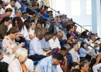 El Gobierno apura el rescate de más de 1,400 centros educativos
