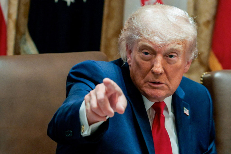 según Fox Trump dice que habló directamente con oficiales iraníes durante el bombardeo