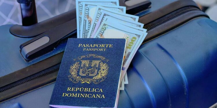 JCE gastó el equivalente a 203 salarios mínimos en un viaje a España para dos de sus miembros