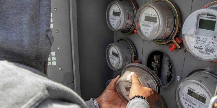 Más de un tercio de los circuitos recibe menos de 14 horas de electricidad
