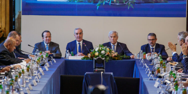 Abinader promueve en Italia el clima de inversión de RD