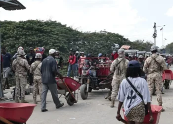 En Dajabón, haitianos cruzan a trabajar y retornan a su país